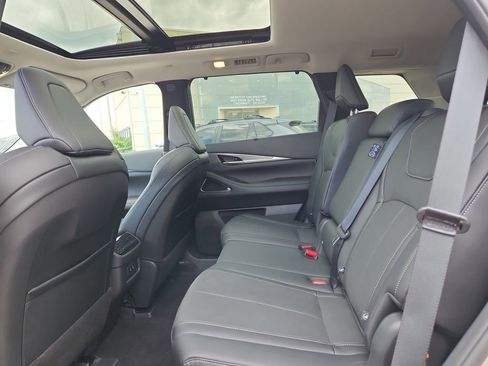 Certified 2026 INFINITI QX60 Luxe w/ Cargo Package AWD/4WD image 29