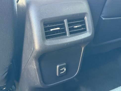 Used 2024 GMC Terrain SLE AWD/4WD image 36