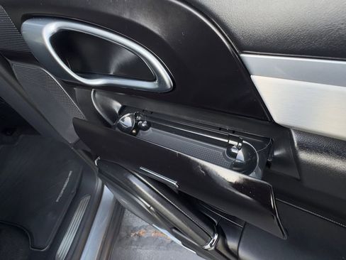 Used 2018 Porsche Cayenne Turbo image 33