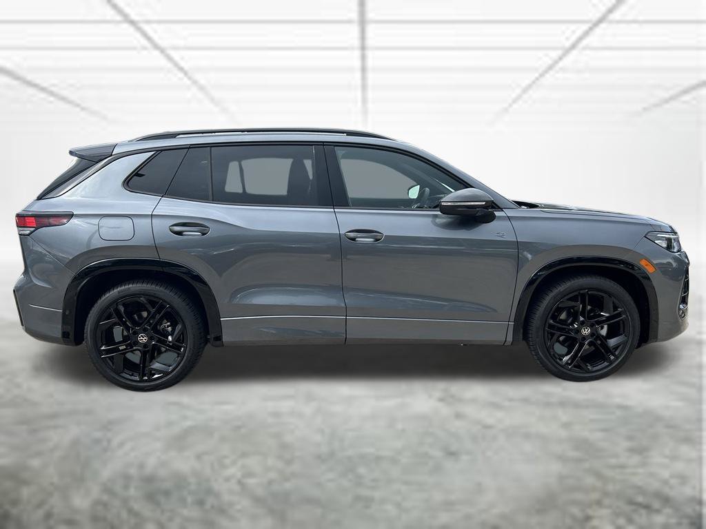 New 2026 Volkswagen Tiguan SE R-Line FWD image 7