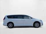 Used 2018 Chrysler Pacifica Touring Plus image 4