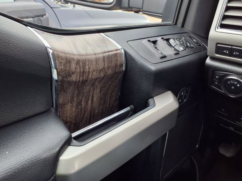 Used 2017 Ford F250 Lariat w/ Lariat Ultimate Package image 23