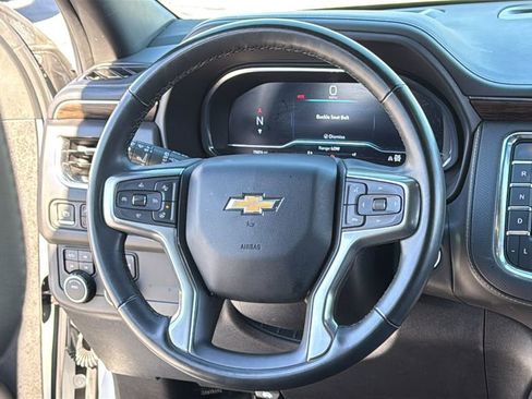 Used 2023 Chevrolet Suburban Premier image 17