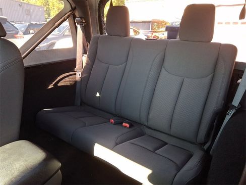 Used 2018 Jeep Wrangler Sport image 10