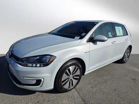 Used 2018 Volkswagen e-Golf SE w/ DC Fast Charging Package image 7