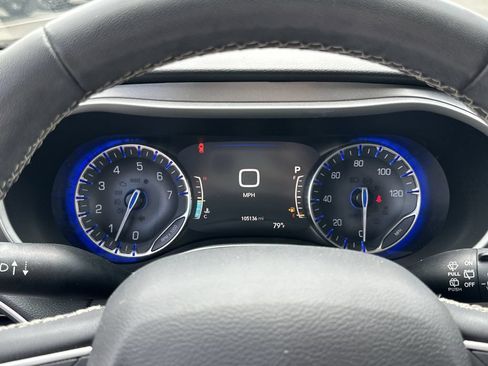 Certified 2022 Chrysler Pacifica Touring-L FWD image 13