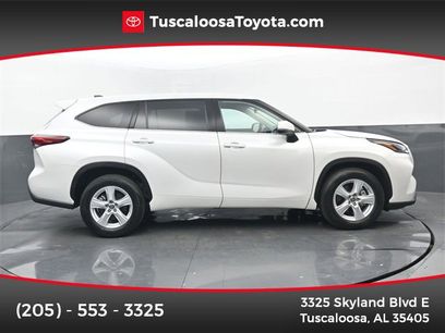 Used 2022 Toyota Highlander LE