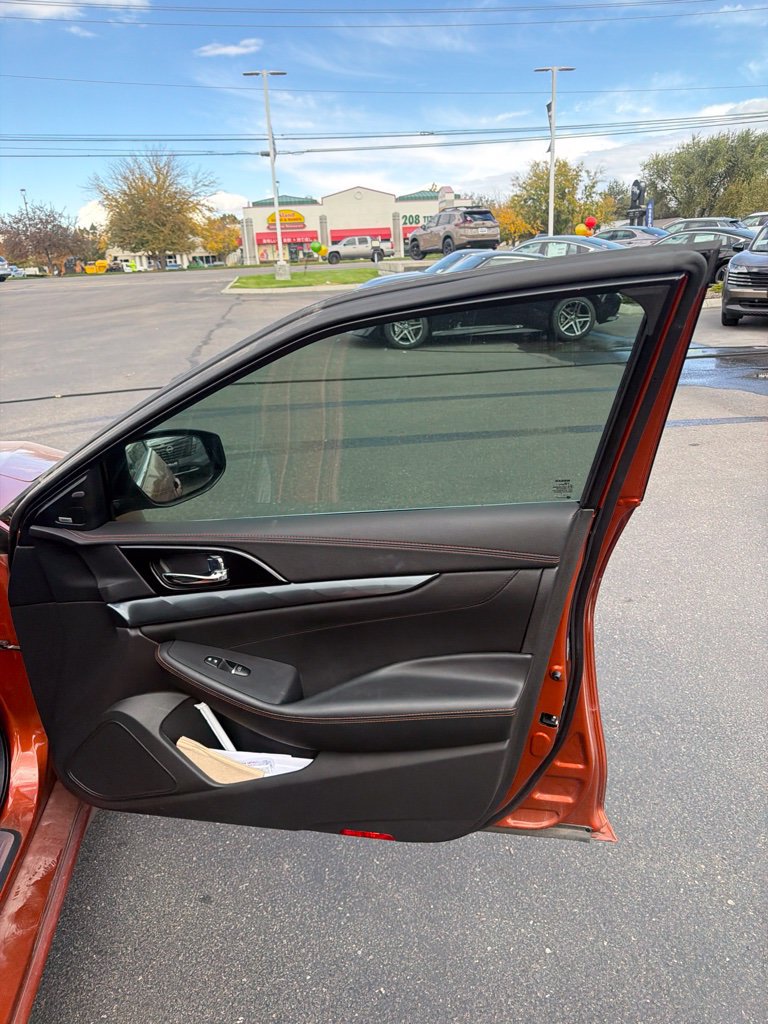 Used 2019 Nissan Maxima SR w/ Premium Package FWD image 11