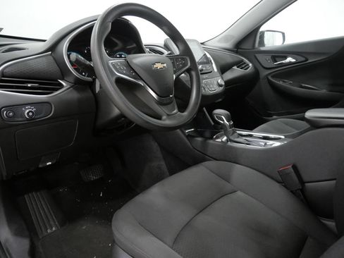 Used 2025 Chevrolet Malibu LT FWD image 11