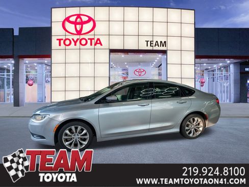 Used 2015 Chrysler 200 S image 1
