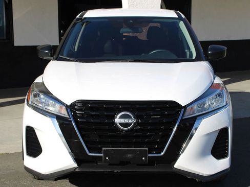 Used 2023 Nissan Kicks S image 4