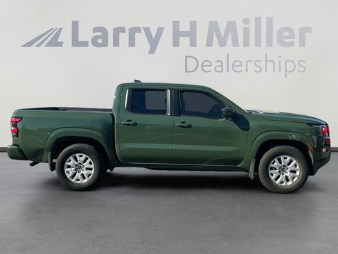 Used 2023 Nissan Frontier SV w/ SV Convenience Package RWD image 6