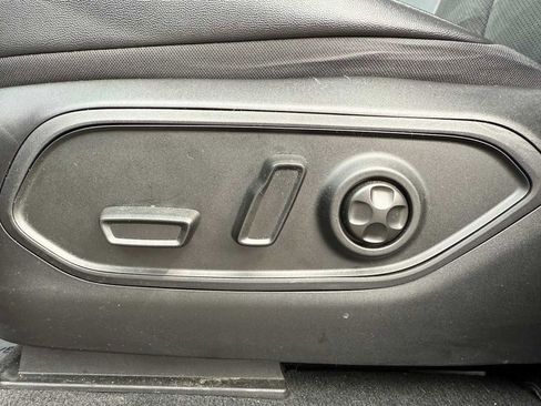 Used 2024 Jeep Grand Cherokee Altitude image 18