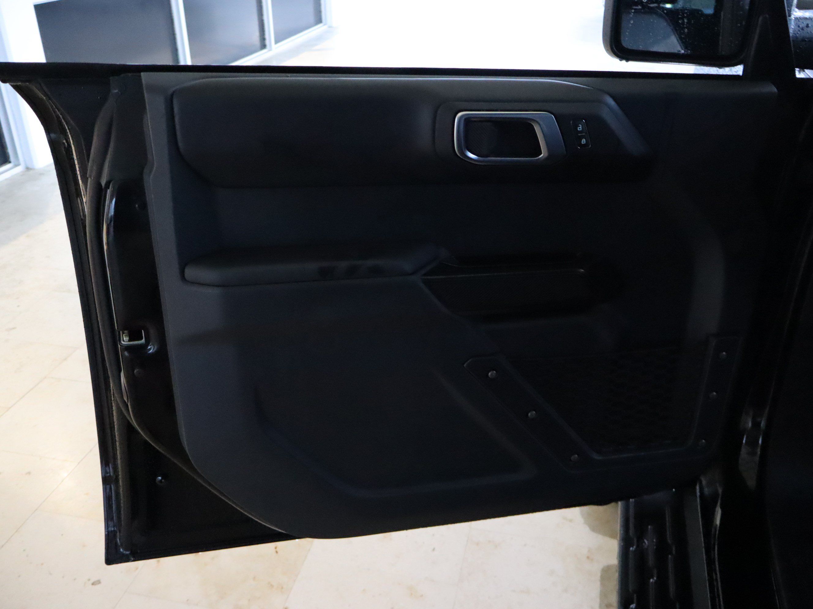 Used 2025 Ford Bronco Outer Banks w/ Matte Film Protection Package AWD/4WD image 18