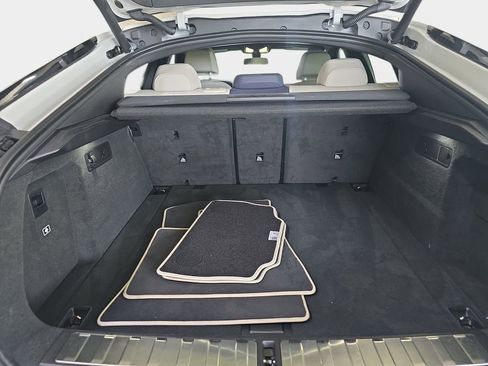 Used 2023 BMW X6 xDrive40i w/ M Sport Package image 30