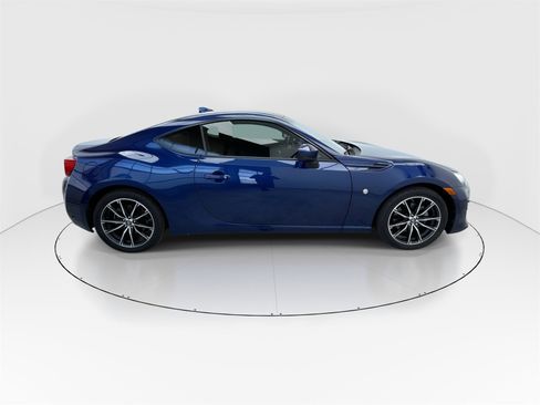 Used 2017 Toyota 86 image 9