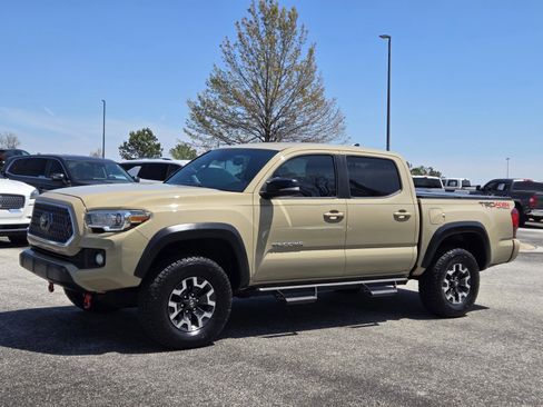 Used 2019 Toyota Tacoma TRD Off-Road w/ Technology Package image 1