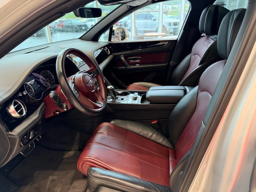 Used 2020 Bentley Bentayga Design Series AWD/4WD image 5