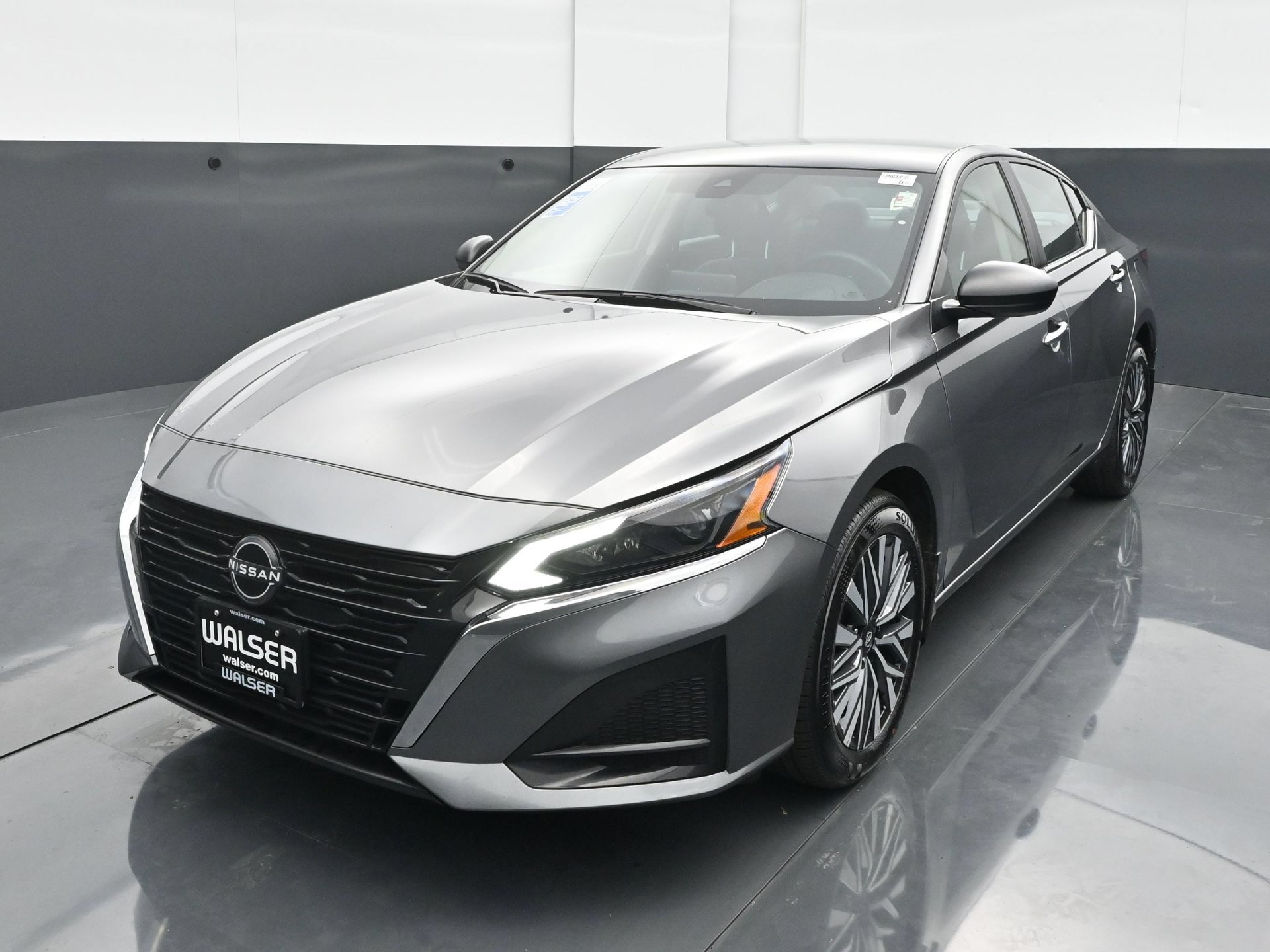 Used 2024 Nissan Altima 2.5 SV AWD/4WD image 1