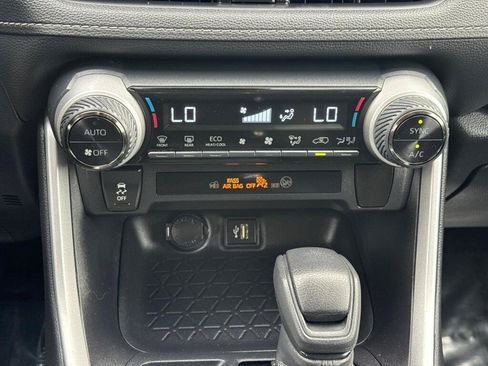 Certified 2024 Toyota RAV4 LE AWD/4WD image 11
