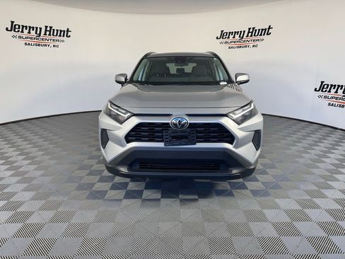 Used 2022 Toyota RAV4 XLE w/ Convenience Package image 7