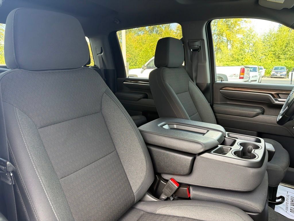 Used 2026 Chevrolet Silverado 3500 LT AWD/4WD image 25