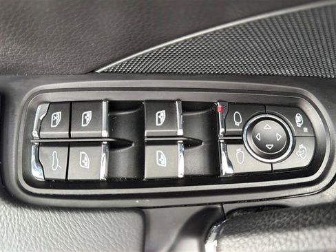 Used 2017 Porsche Cayenne image 34