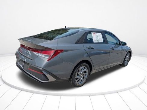 Used 2024 Hyundai Elantra SEL FWD image 4