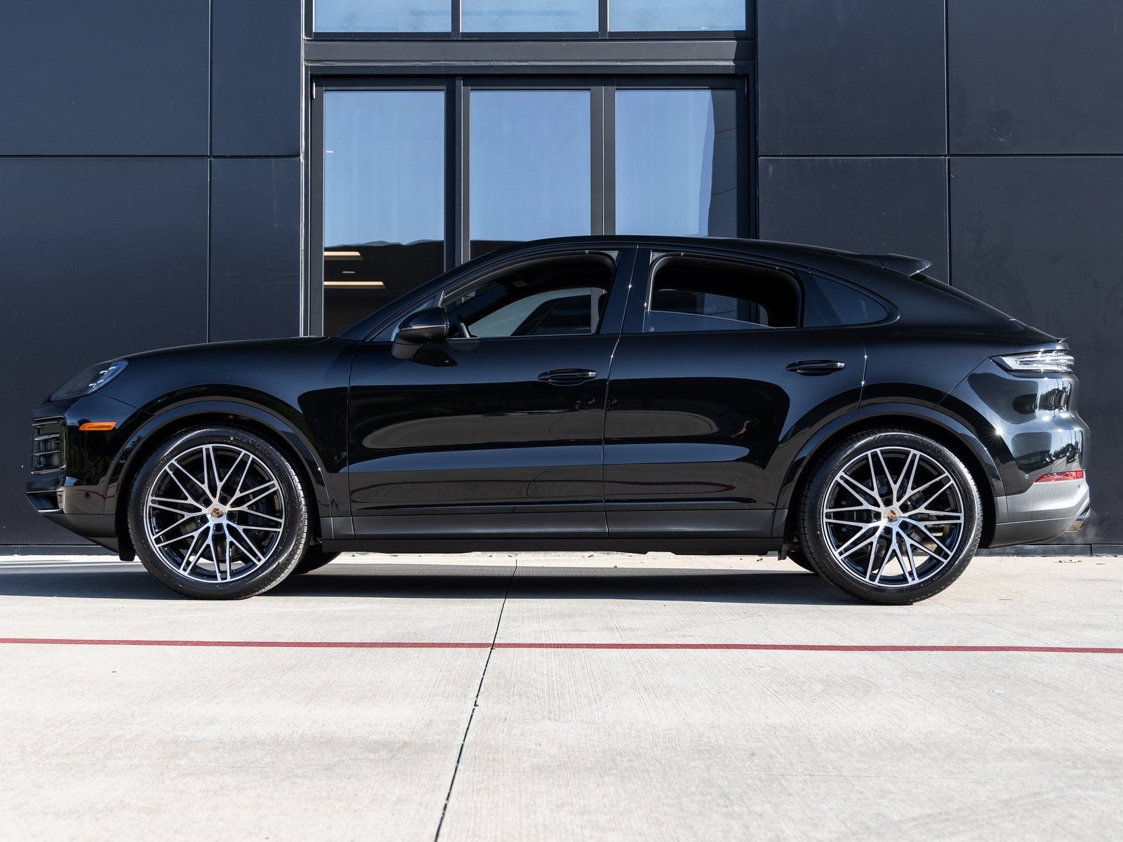 Certified 2026 Porsche Cayenne Coupe AWD/4WD image 2