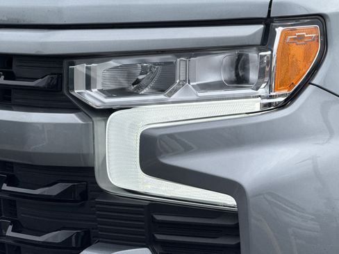 Used 2023 Chevrolet Silverado 1500 RST w/ Z71 Off-Road Package AWD/4WD image 5