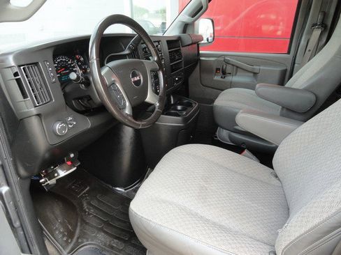 Used 2016 GMC Savana 3500 LT w/ LT Preferred Equipment Group image 9