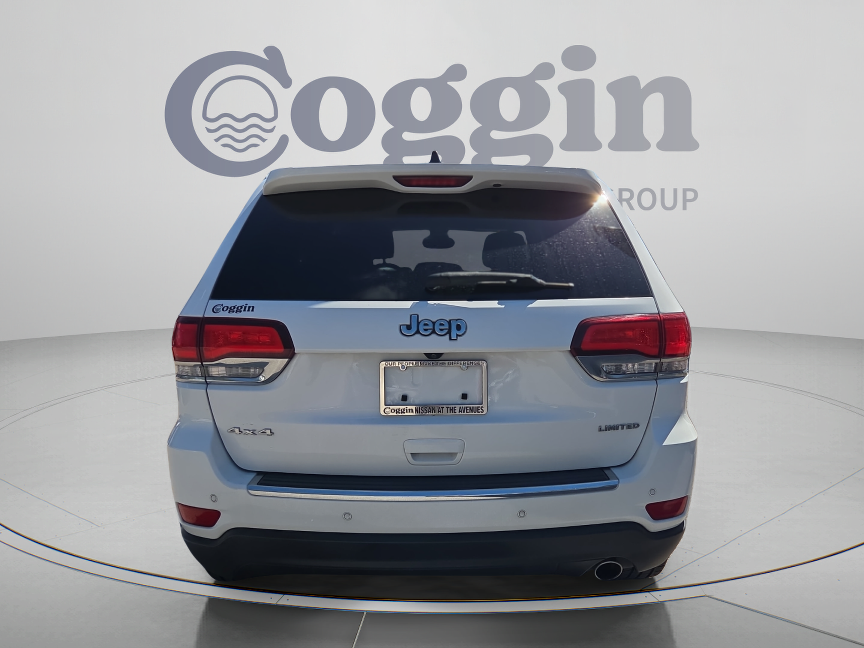 Used 2020 Jeep Grand Cherokee Limited AWD/4WD image 4