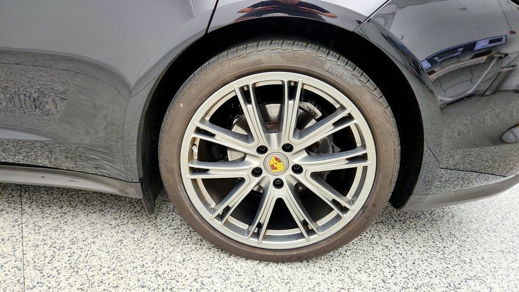 Used 2023 Porsche Panamera w/ Premium Package RWD image 9
