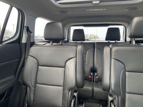 Used 2023 GMC Acadia SLT w/ Elevation Edition image 31