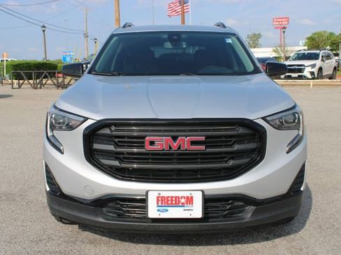 Used 2021 GMC Terrain SLE w/ Elevation Edition FWD image 2