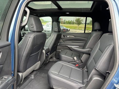 Used 2026 Chevrolet Traverse LT w/ Sun and Wheel Package FWD image 11