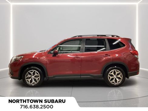 Used 2023 Subaru Forester Premium AWD/4WD image 2