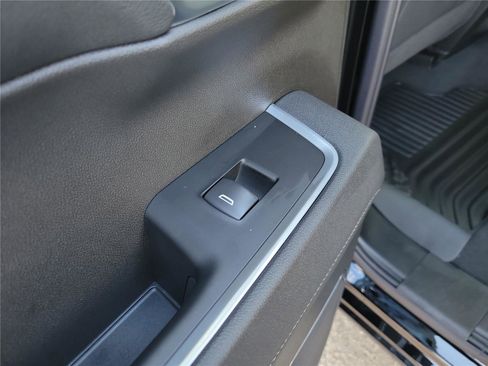 New 2026 GMC Sierra 1500 SLE image 16