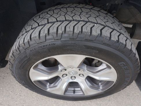 Used 2020 RAM 1500 Laramie AWD/4WD image 9