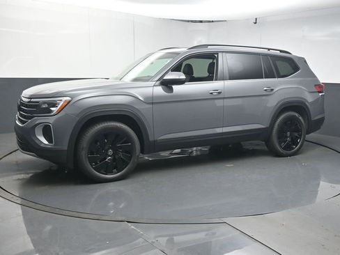 New 2026 Volkswagen Atlas SE FWD image 4