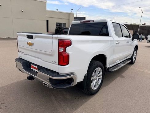 Used 2022 Chevrolet Silverado 1500 LTZ w/ Z71 Off-Road Package AWD/4WD image 3
