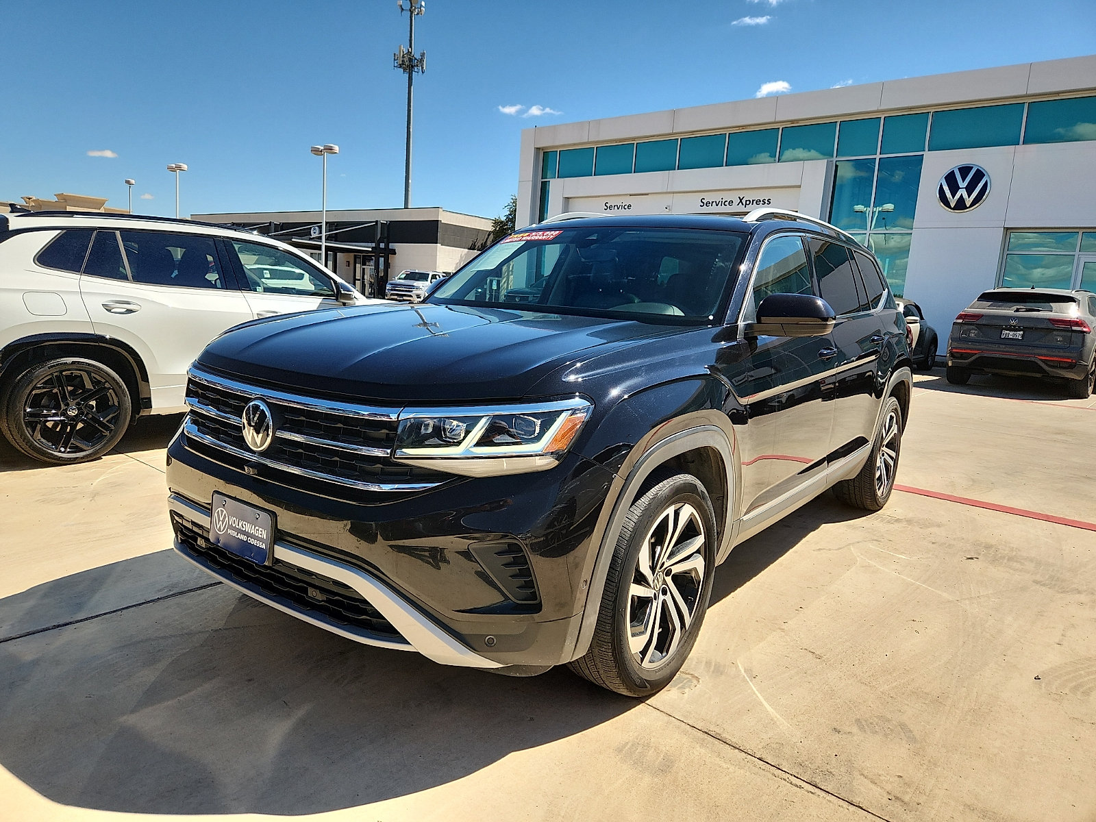 Used 2021 Volkswagen Atlas SEL Premium w/ MDO Package (Bench Seat) AWD/4WD image 2
