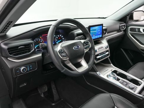 Certified 2022 Ford Explorer XLT w/ Equipment Group 202A image 12