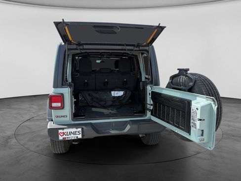 Used 2023 Jeep Wrangler Unlimited Sport AWD/4WD image 43