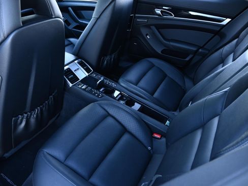 Used 2016 Porsche Panamera S image 9