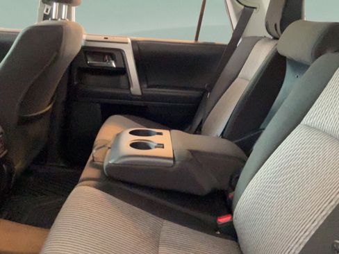 Certified 2021 Toyota 4Runner SR5 AWD/4WD image 27