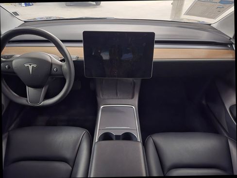 Used 2023 Tesla Model 3 Standard Range RWD image 14