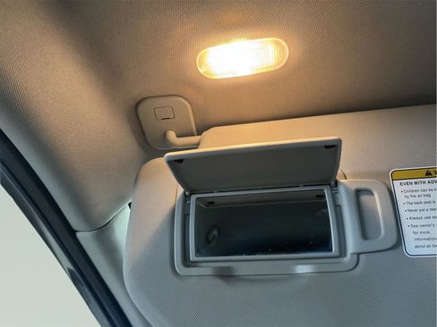 Used 2023 Nissan Rogue SV image 28