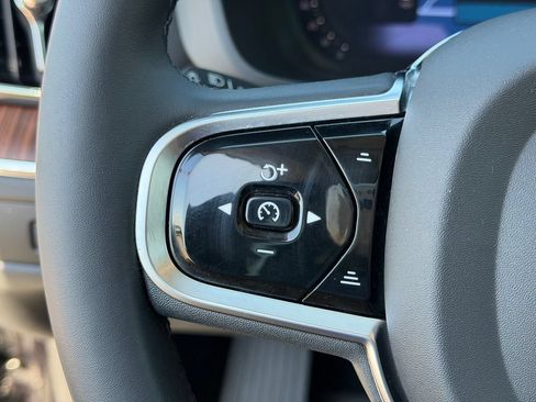 Certified 2023 Volvo XC60 B5 Plus w/ Climate Package AWD/4WD image 28