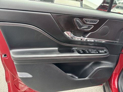 Used 2025 Lincoln Corsair Grand Touring w/ Equipment Group 301A image 10